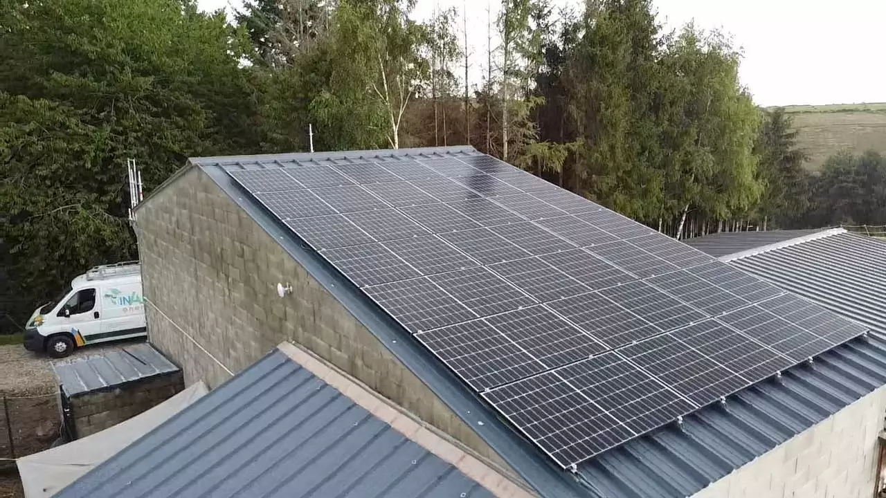 Installation photovoltaïque d’avant vacances 7770WC Vue sur l’Aveyron!