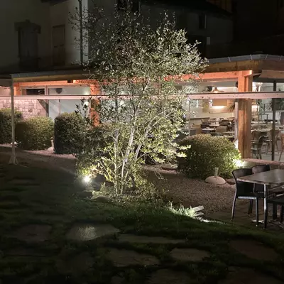 Eclairage extérieur de restaurant à Aurillac avec Inauv' Energies